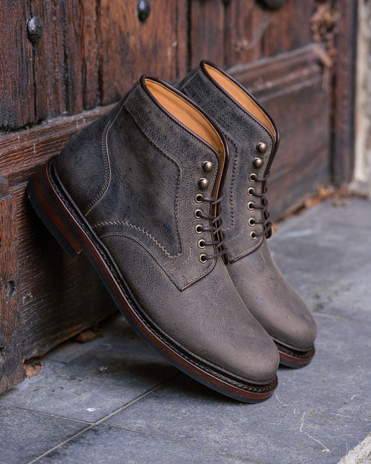 PRE-ORDER : The Chieftain