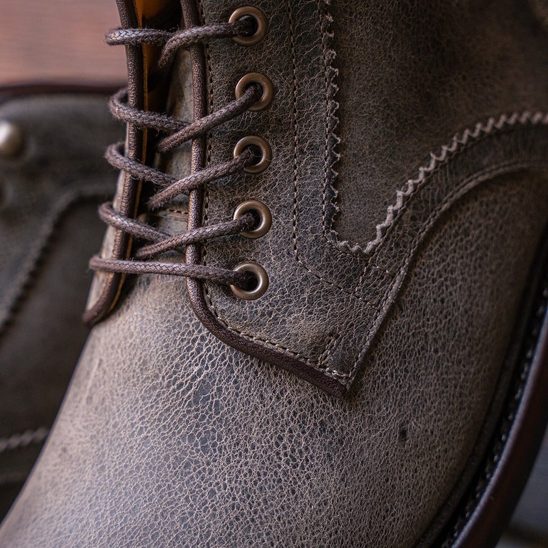 PRE-ORDER : The Chieftain